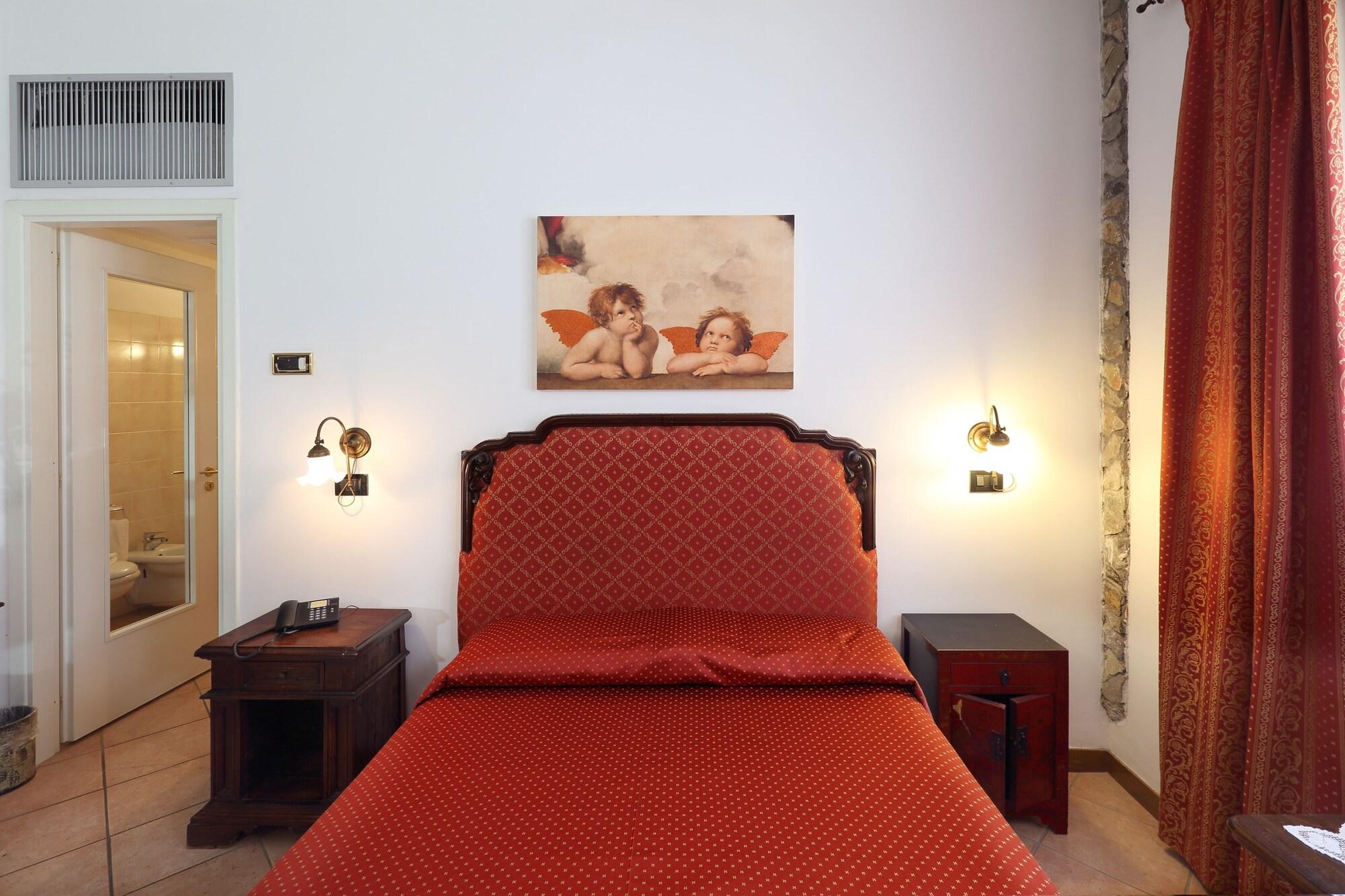 Hotel Sonia 4*